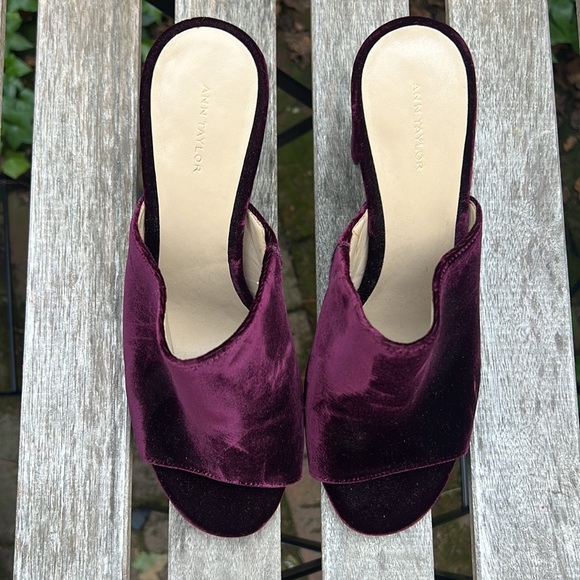 velvet dark purple ann taylor mules, size 9 - Picture 3 of 7
